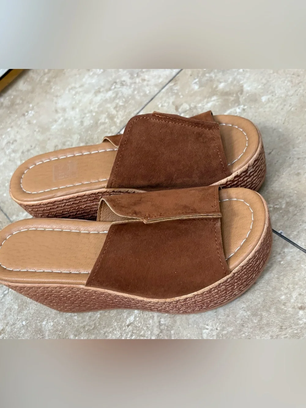 New women’s size 6 Women’s Brown Suede Platform Slide Sandals